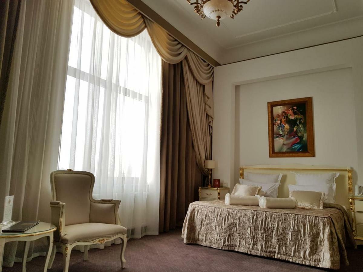 ולדיקווקז Aleksandrovski Grand Hotel מראה חיצוני תמונה